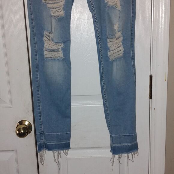 Hollister  Distressed High Rise Super Skinny Shape Love Sz 13R  W 31  L 29 - Picture 3 of 7